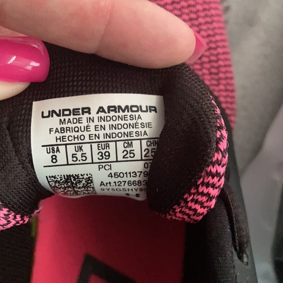Under Armour shoes - Picture 5 of 5